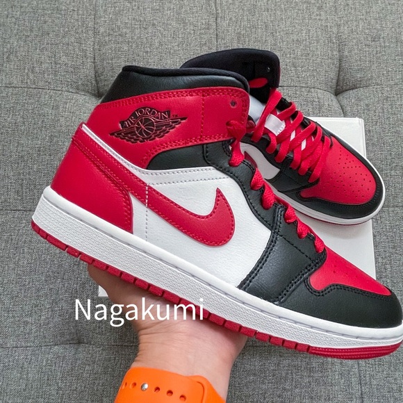 ❤️🖤🤍 Nike Air Jordan retro mid red black Chicago bred shoes